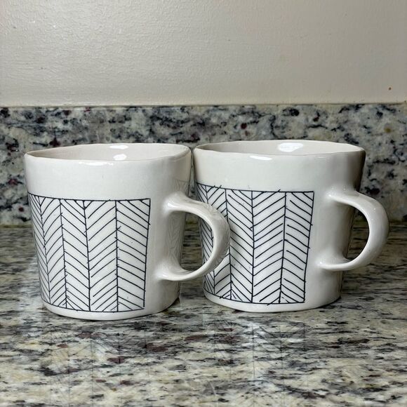 Elizabeth Benotti Handcrafted Ceramic Pottery Mugs with Herringbone Designs - Picture 6 of 14